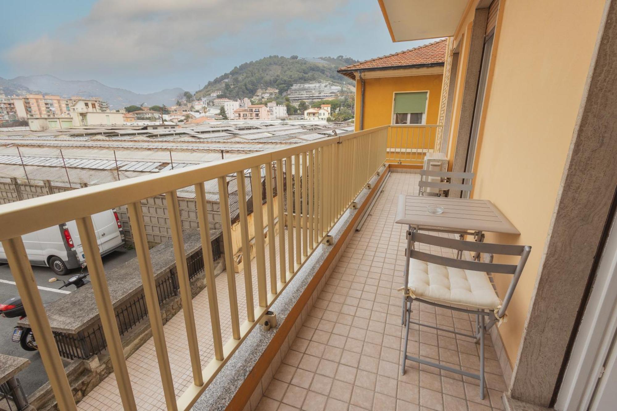 La Casa Della Posta Apartment Vallecrosia Bagian luar foto