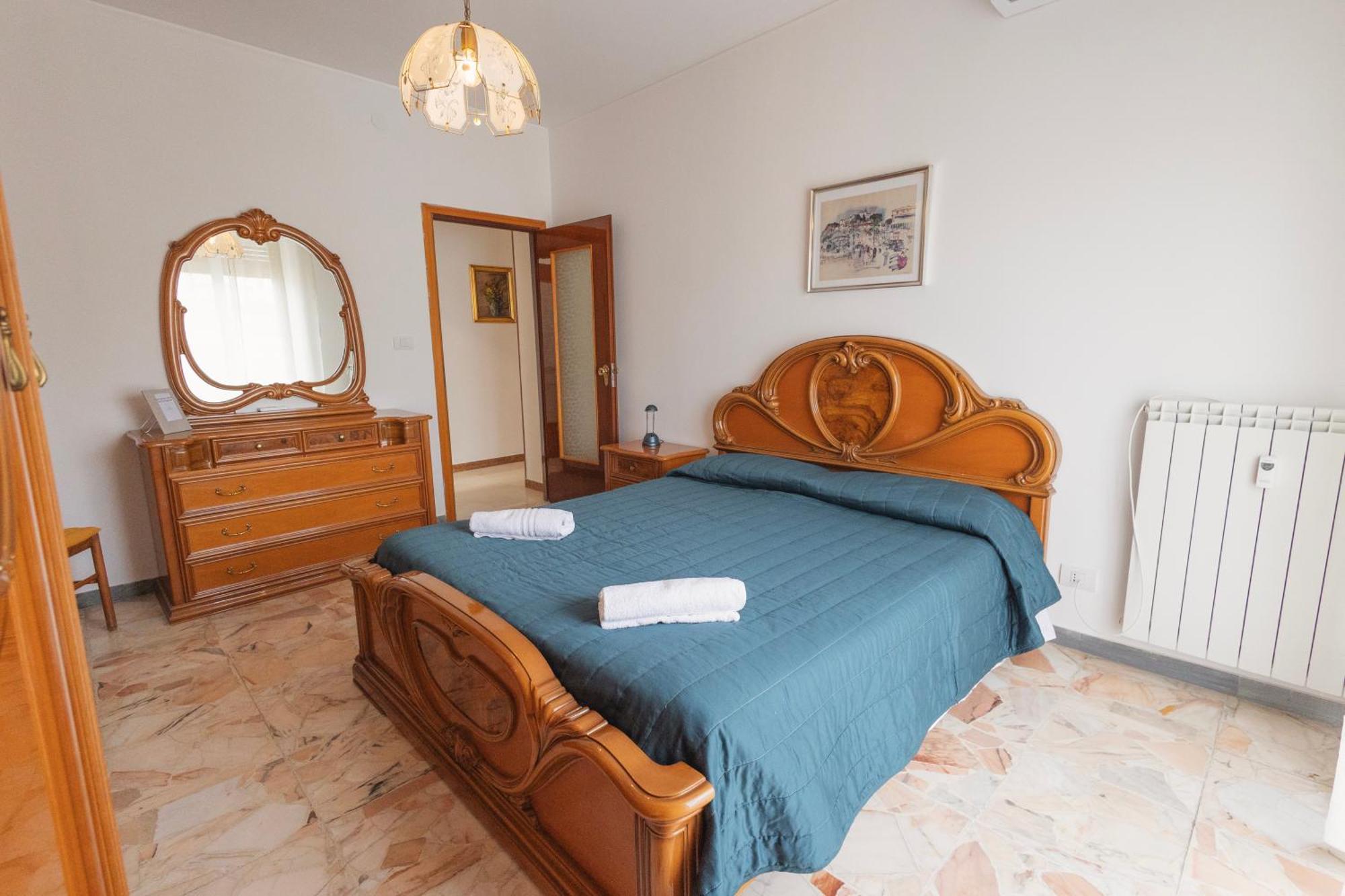 La Casa Della Posta Apartment Vallecrosia Bagian luar foto